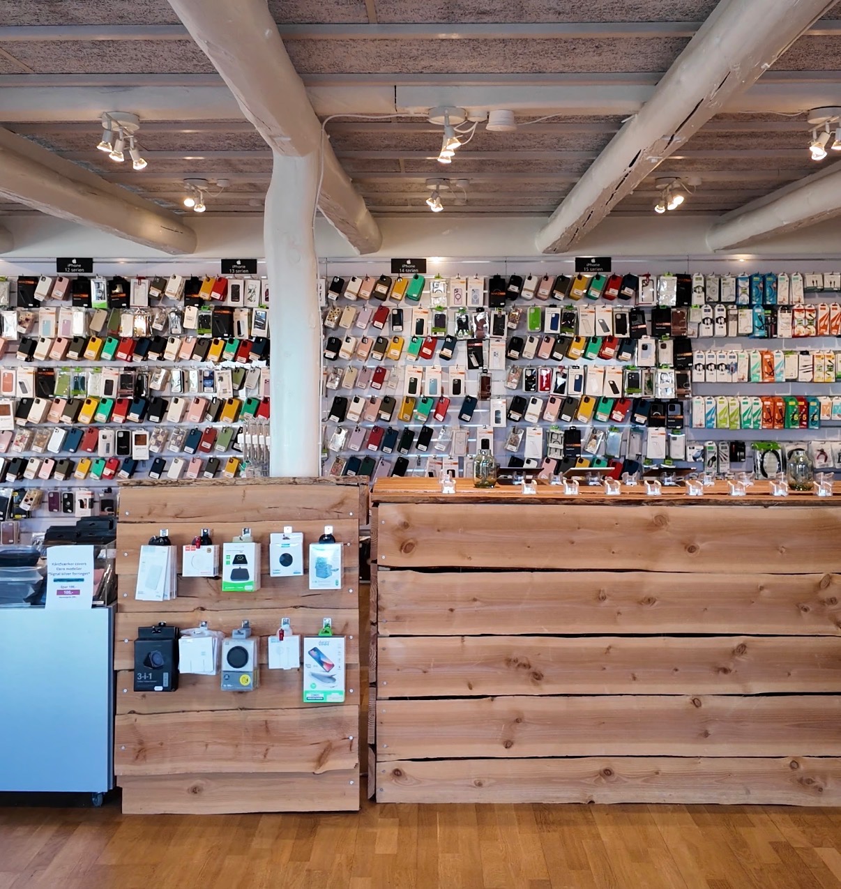 Elektronik butik med fokus på køb, salg & reparation af mobiler, tablets & computere